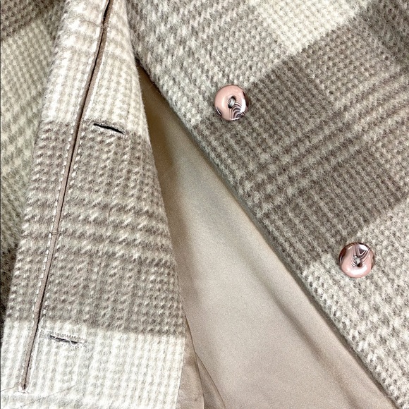 Womens' Vintage 1980's Albert Nipon Classic Brushed Woolen Coat made in the USA - Picture 2 of 9